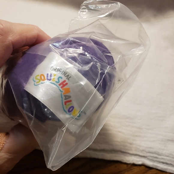 NWT Still in Original packaging Squishmallow "Axel" Clip - Picture 6 of 6